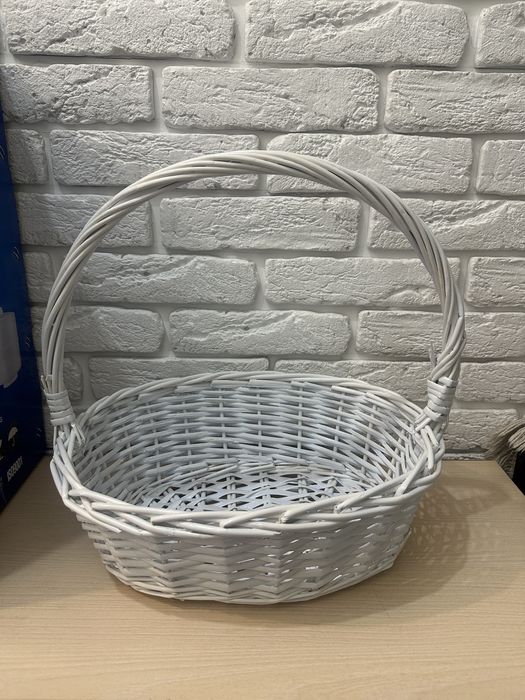 продам белую корзинку