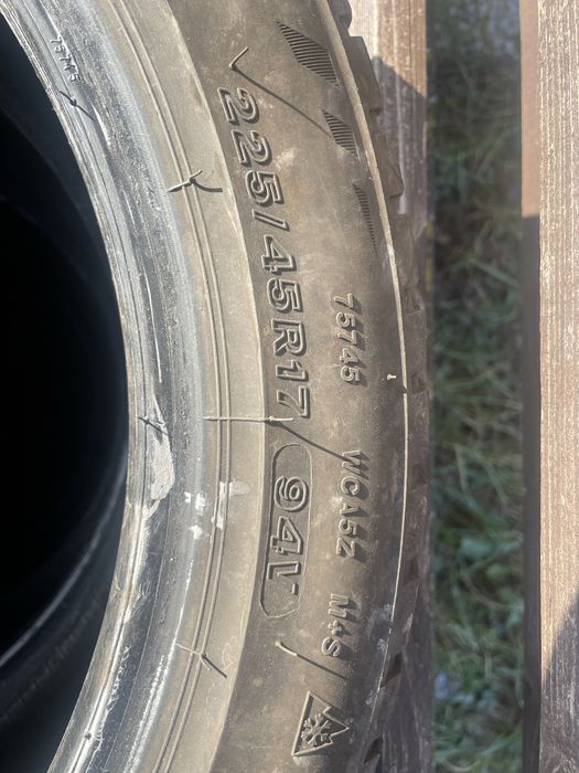 Bridgestone 225/45 R17