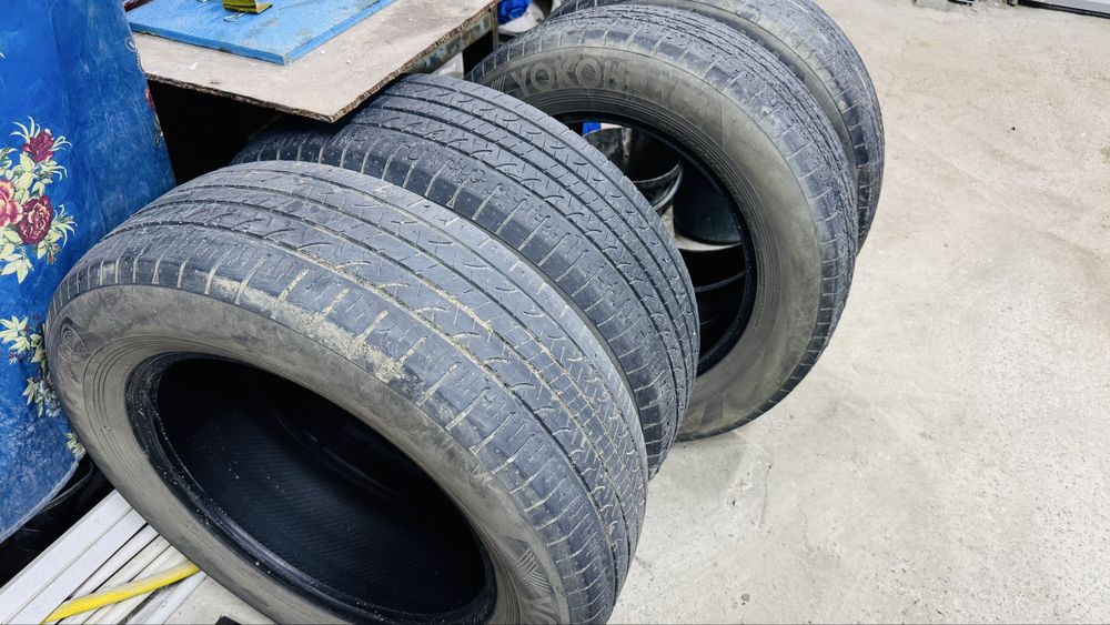Шины 225/65 R17 2шт