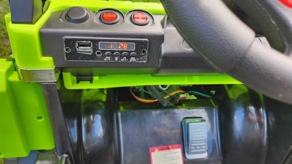 Vând JEEP Electric Copii POLICE SPORT