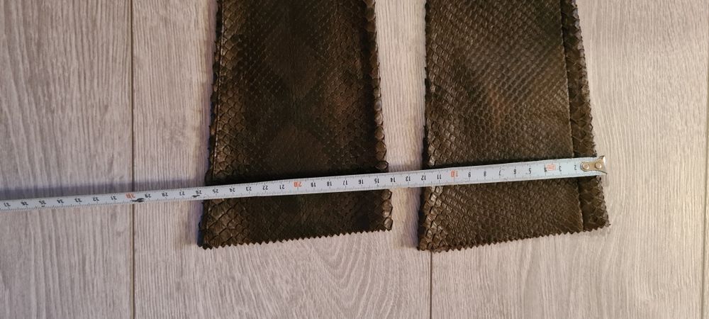 Manusi dama Chanel lungi  piele sarpe piton  noi