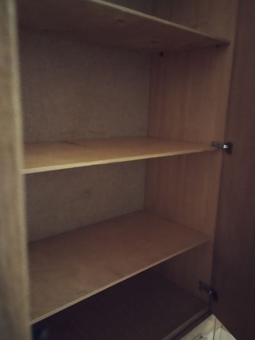 Продам прихожую  20000