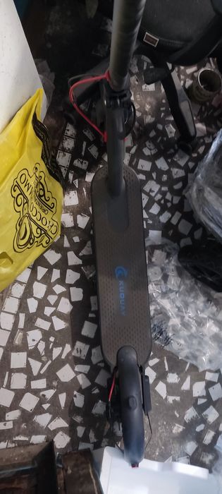 Электросамокат в отличном состоянии