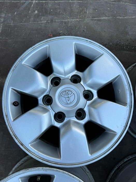 Джанти за Toyota Hilux 6x139,7 15 цола 7j et30 6x139.7