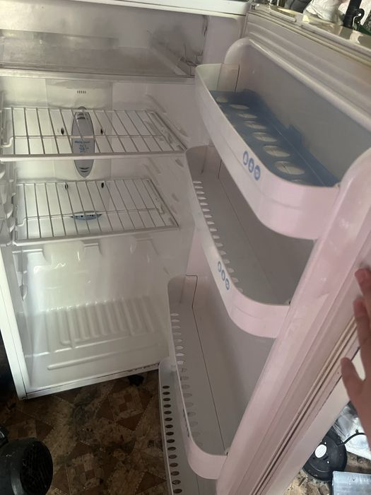 Продам Холодильник LG