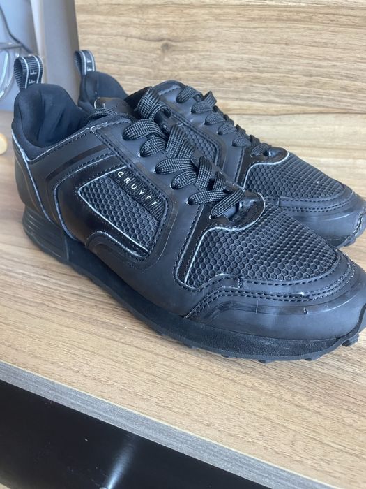 Обувки CRUYFF много добро състояние