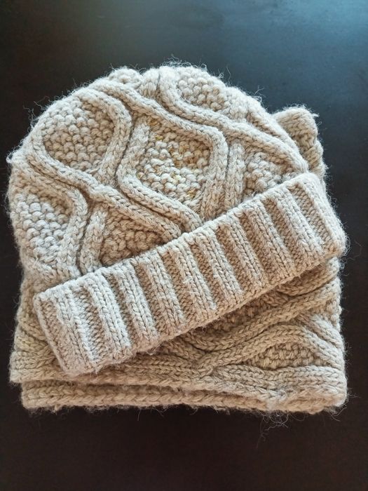 Продается комплект шапка с шарфом