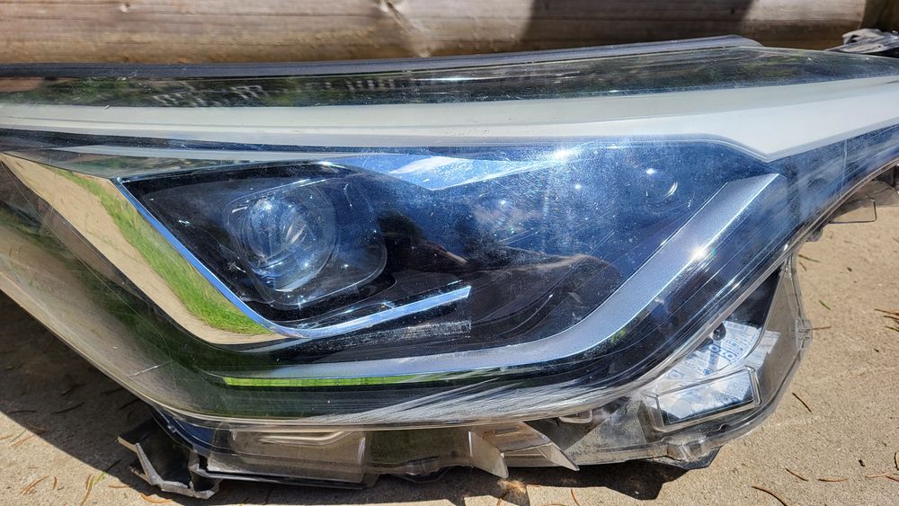 FAR Toyota CHR partea dreaptă