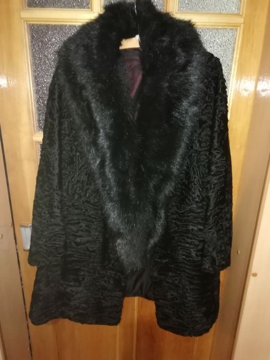 Продам каракулевое пальто