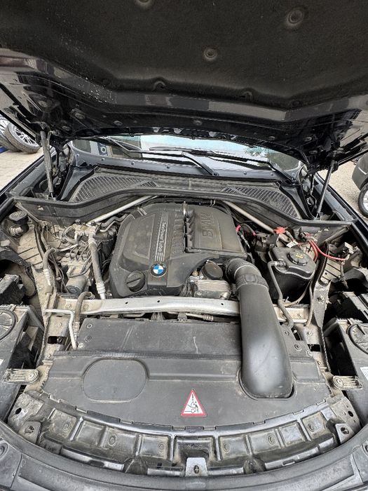 Zoʻr xolatda saqlangan BMW X6