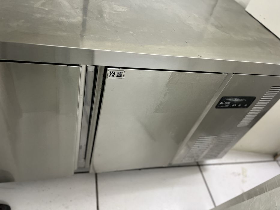 Продам стол морозильник производственный