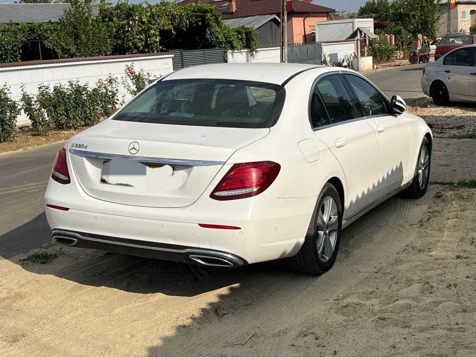 Dezmembram Mercedes E-Class W213 2.0 d 143 cp An 2016
Cod 654.920