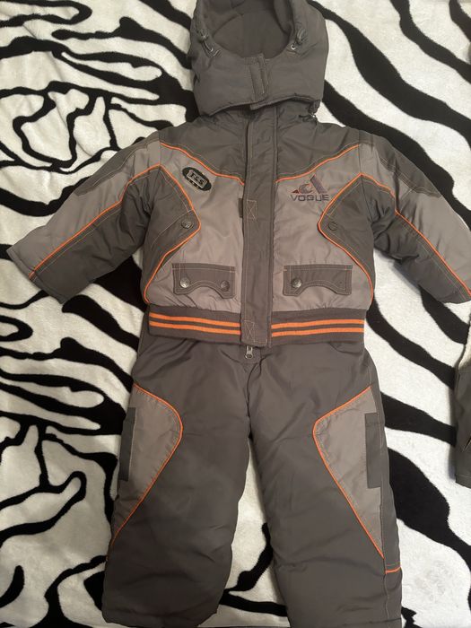 Продам зимний комбинезон на мальчика