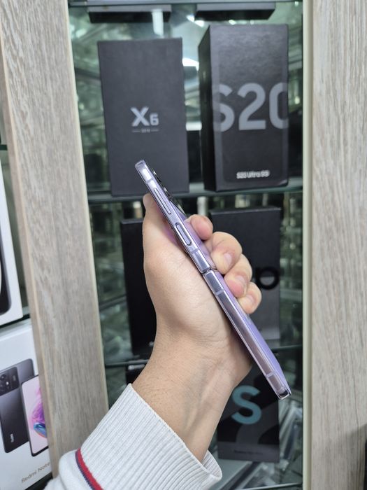 Samsung Galaxy Z flip 4 8/256Gb