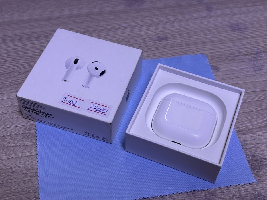 AirPods 4 в хорошем состоянии