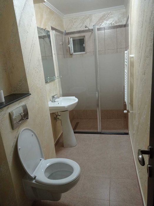 Închiriez apartament