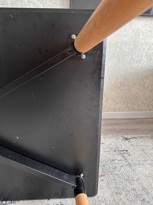 Гостиный стол с доп короткими ножками