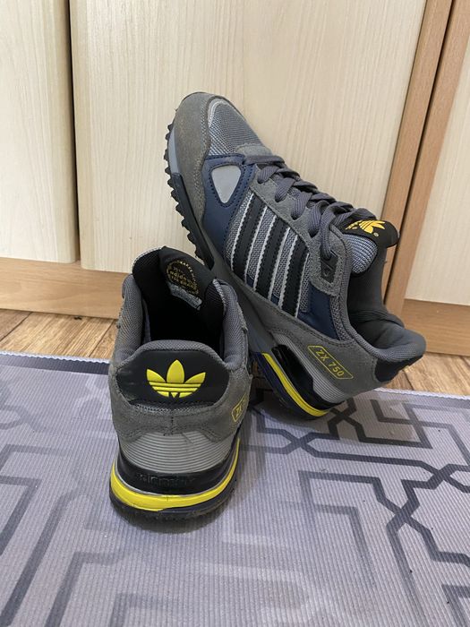 Кросовка Adidas zx750