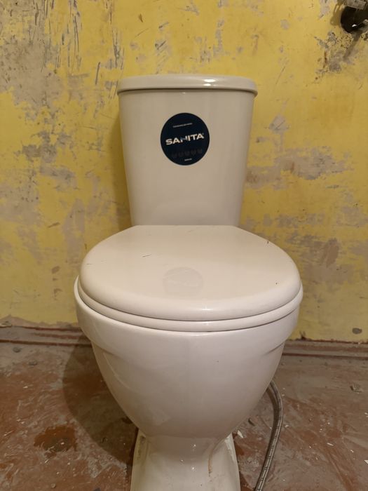 Продам унитаз б/у 15000