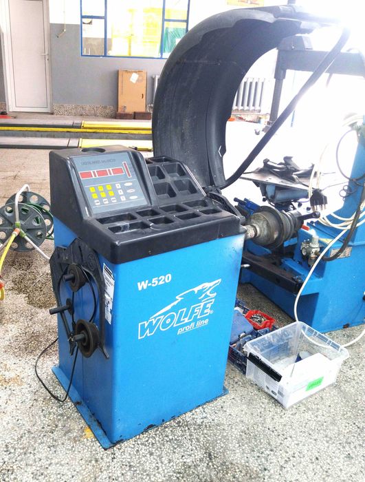 Продава Комплект Машини за Гуми WOLFE - Баланс W-520 + Демонтаж W-2022!