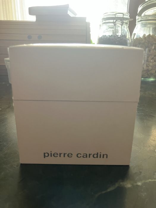 Чисто нов дамски часовник Pierre Cardin – златист, с кутия