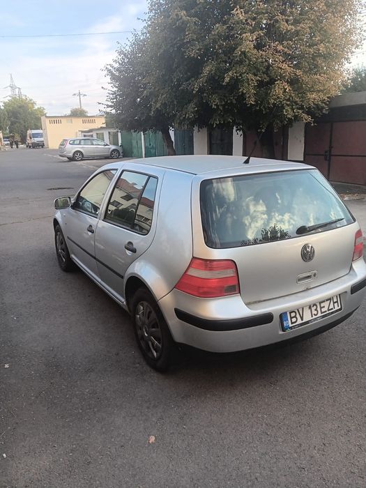 Vând Golf 4 1.4 16v