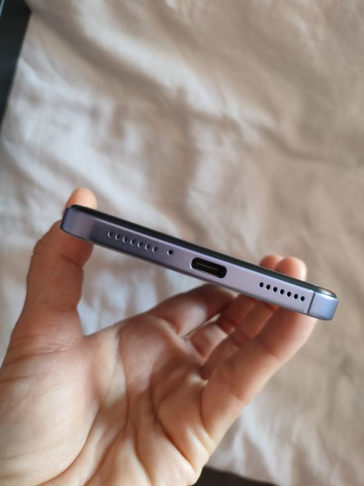 Smartphone S 24 nou
