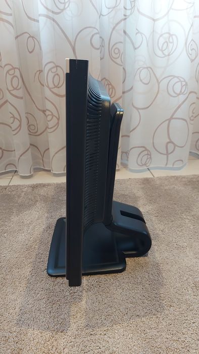 Монитор HP Compaq LA2405wg