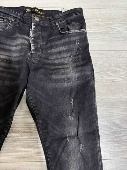 Продавам дънки чисто нови