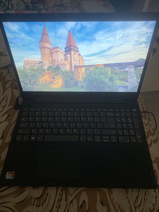 Vand urgent laptop Lenovo