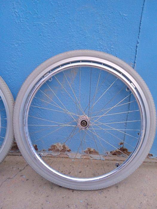 Продам колесо от инвалидной коляский