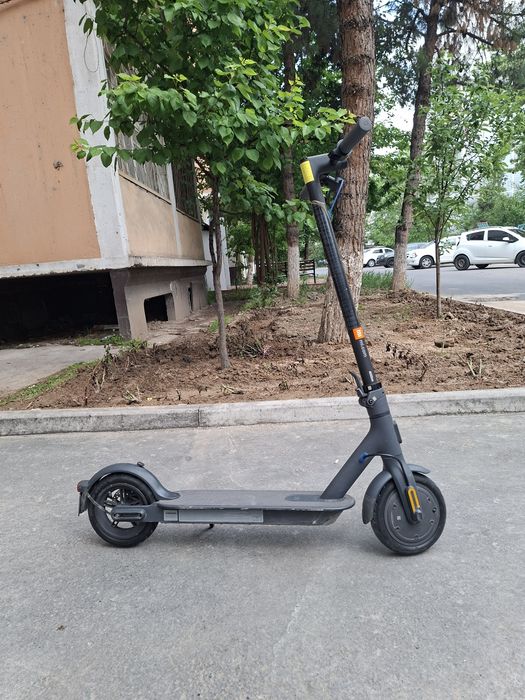 Электросамокат Xiaomi  Mi electric  scooter  3