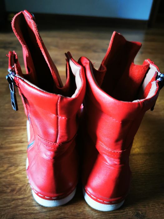 Дамски червени кецове