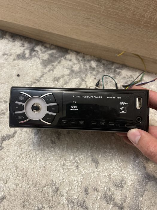 Продам магнитолу с блютуз