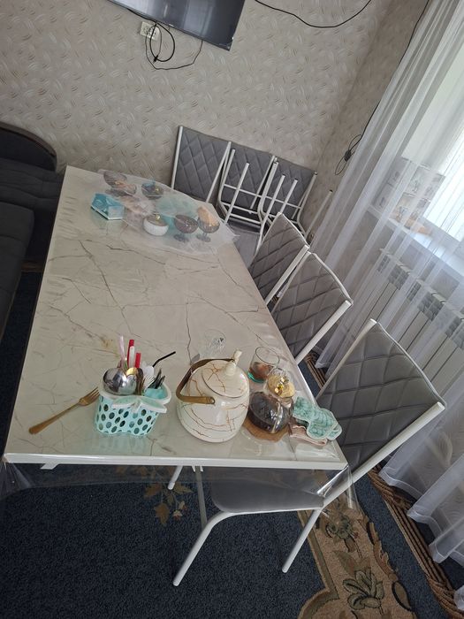 Стол кухонный отличный