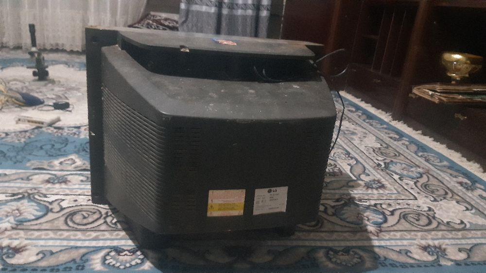 LG telivizor sotiladi