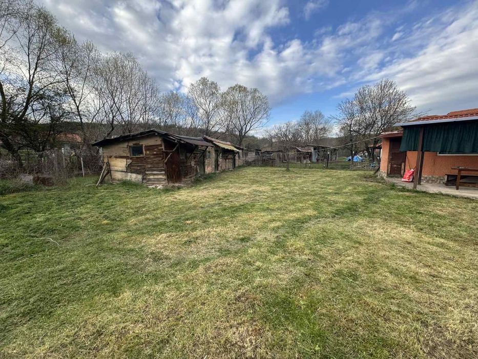 Продава се Парцел в с. Големо Бучино, Област Перник - 30 кв.м за 3000 €/кв.м - Снимка #9