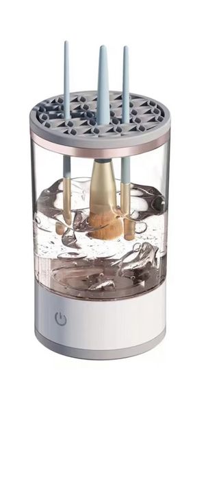 Уред за почистване на четки