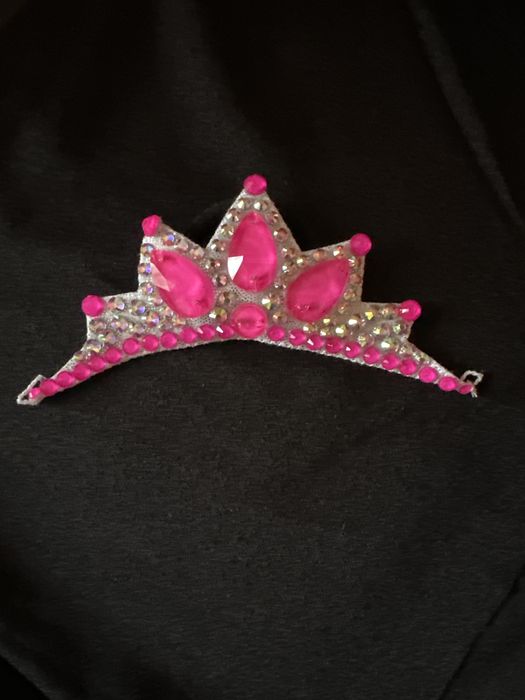 Коронки за художествена гимнастика