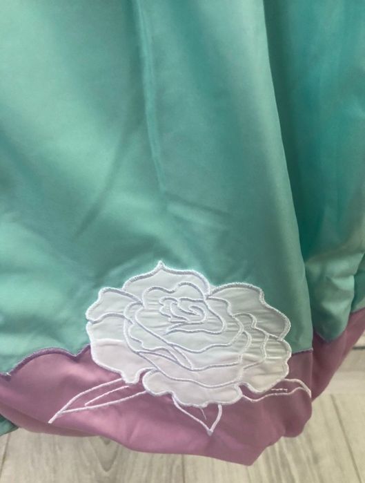 Три курточки демисезонные для девочки. Рост 134..