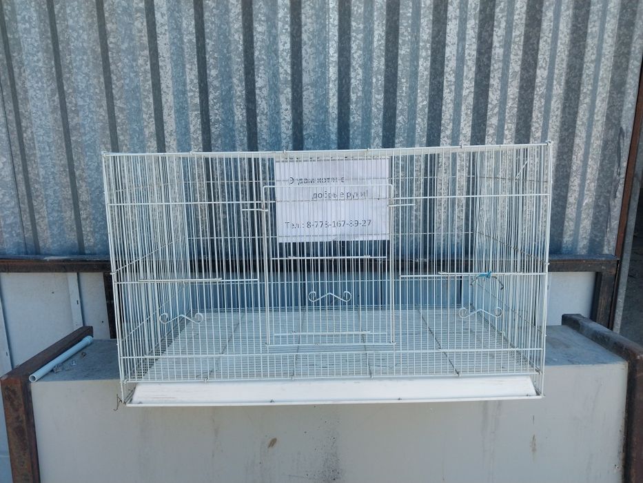 Клетка  для  папугаев