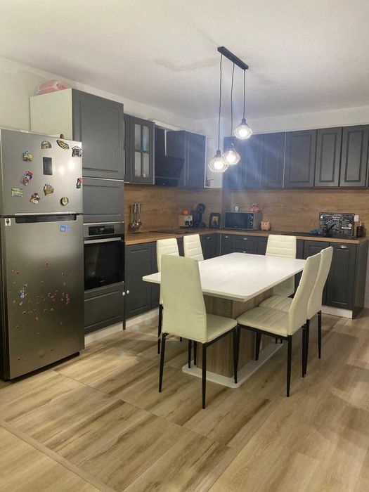 Тристаен Апартамент