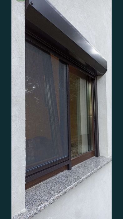 Rulouri exterioare din aluminiu și plase anti insecte (țânțari).