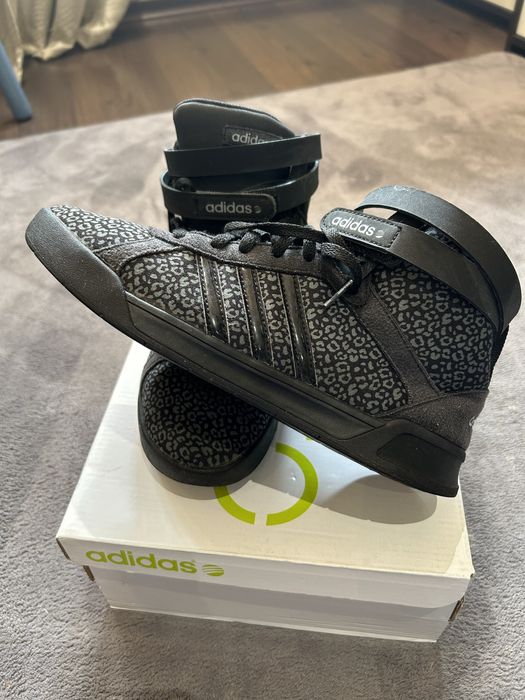 Дамски кецове Адидас