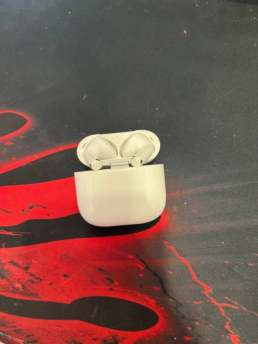 IPhone 13 и airpods