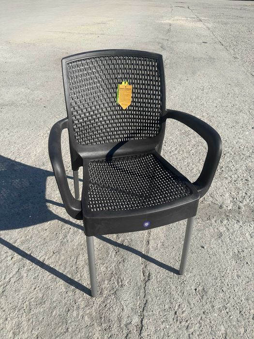 Комплект маса и 4 стола за вашата тераса