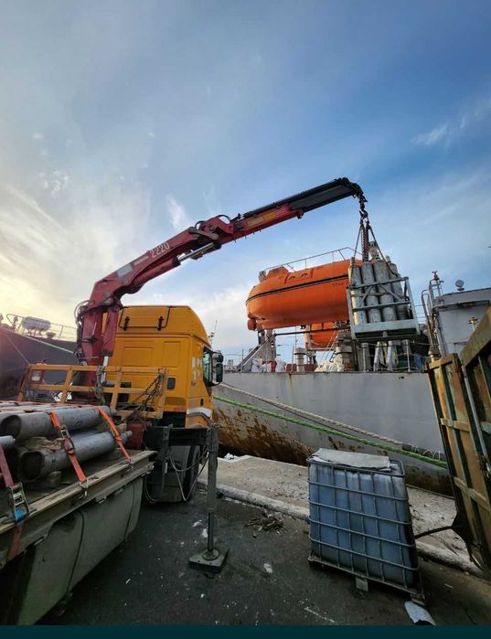 Inchiriere camion cu macara/ Transport camion cu macara