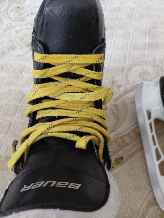 Продам коньки б/у Bauer