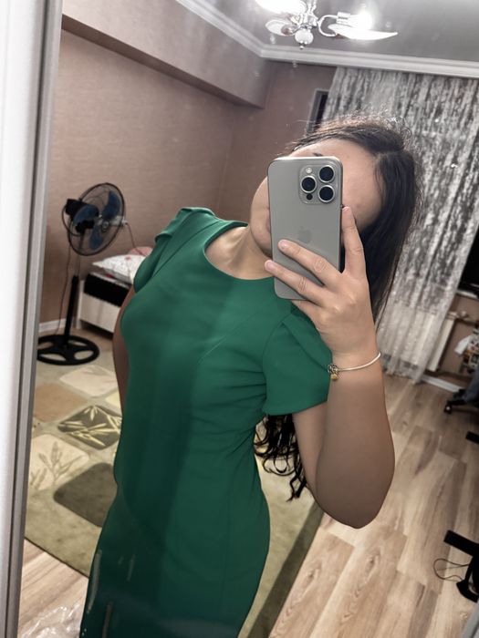 Продаю новое платье CALVIN KLEIN.