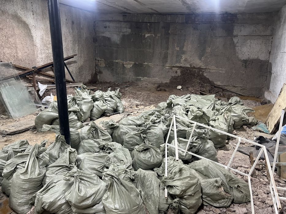 Кирпичи не обоженнын, глина, песок, щебень